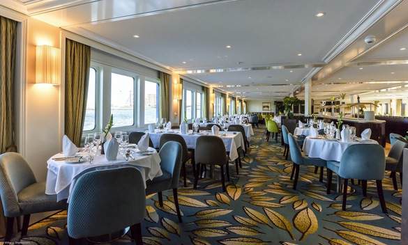 Riviera Travel, MS William Shakespeare, Restaurant 8.jpg